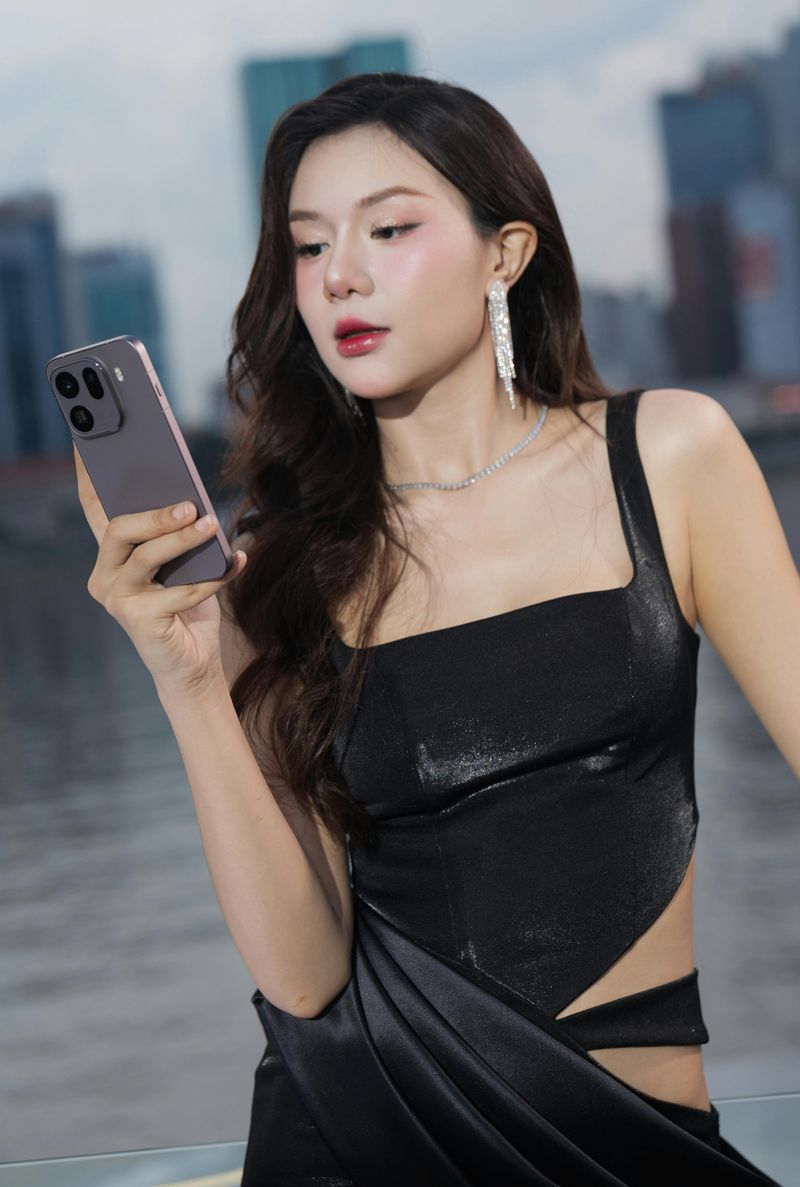 She Never Over-Explains Her Standards