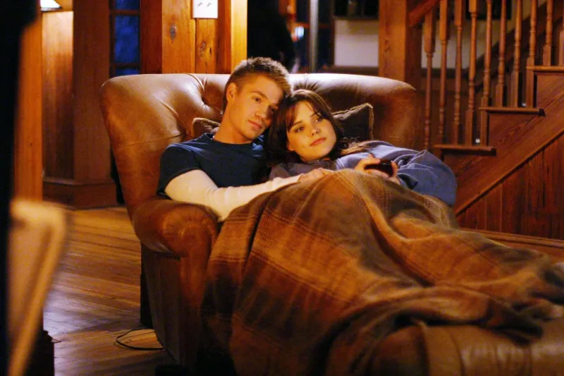 Chad Michael Murray & Sophia Bush – One Tree Hill