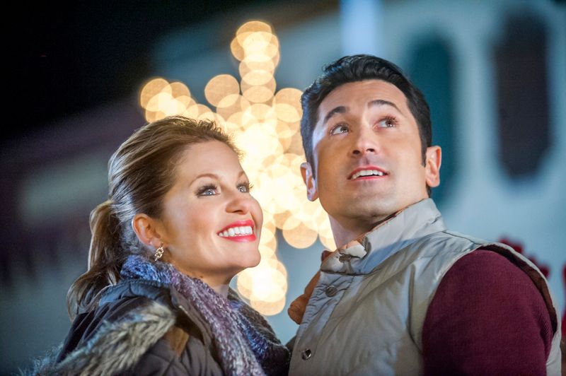 Christmas Under Wraps (2014)