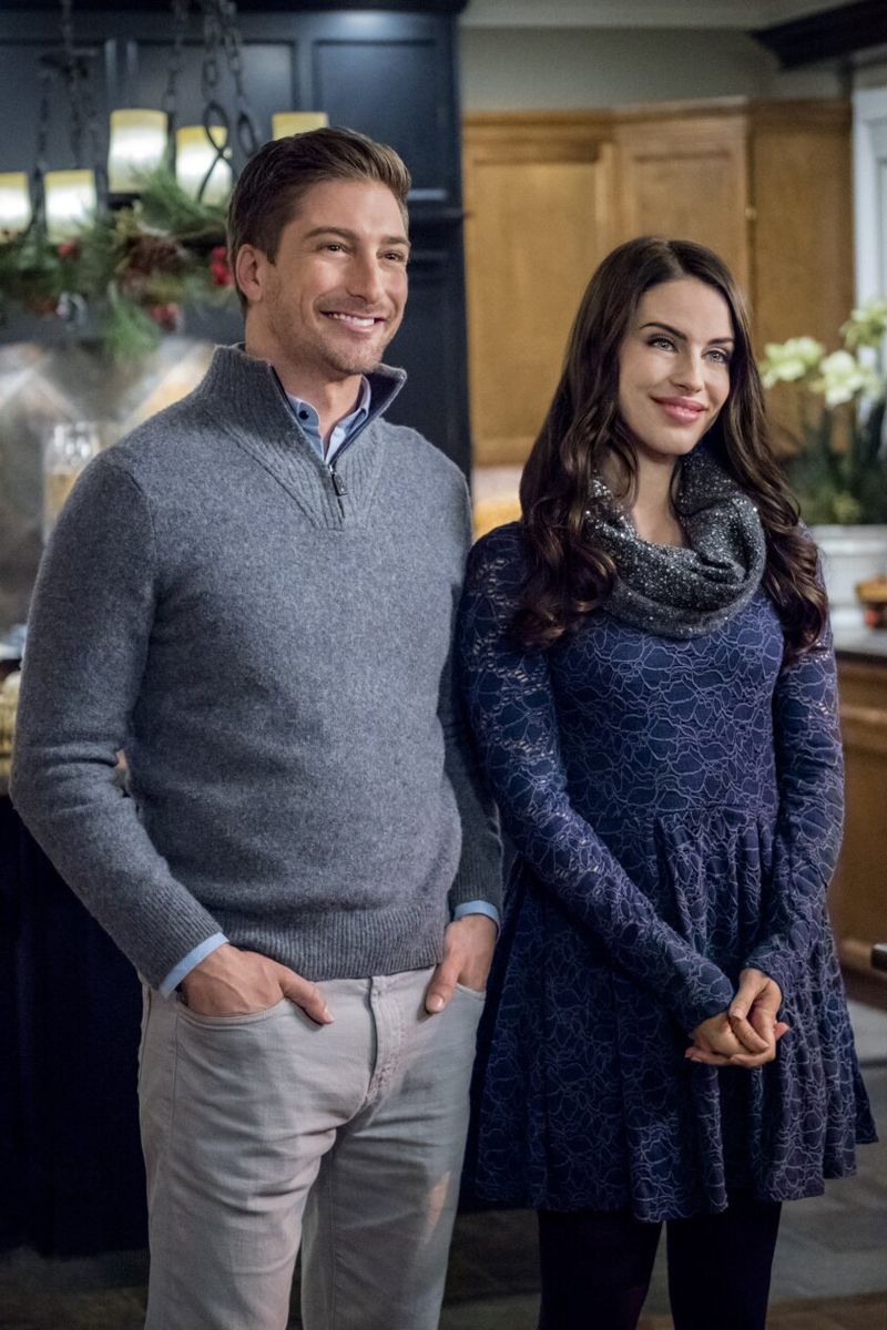 Jessica Lowndes & Daniel Lissing (A December Bride)
