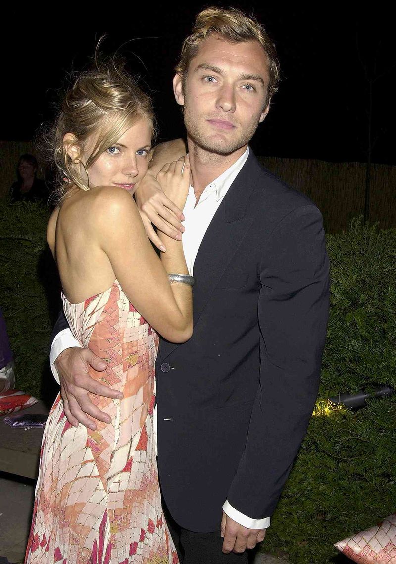 Sienna Miller & Jude Law (2005)