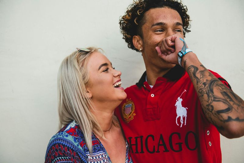 Non-Verbal Cues Reveal Hidden Messages