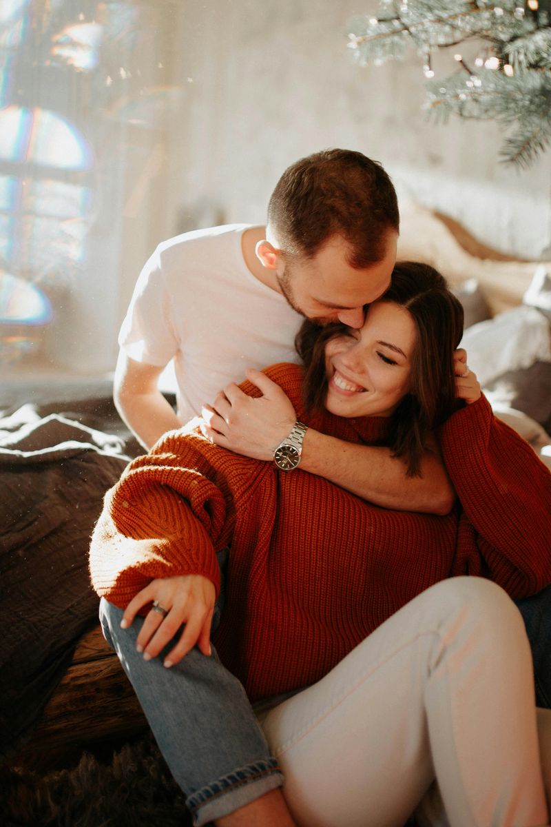12 Simple Things Men Do That Make Women Feel Like the Only One