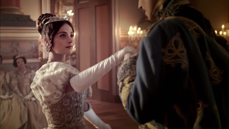 Victoria (2016–2019)