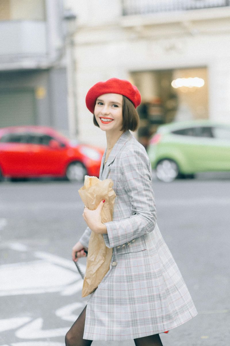 People Who Smile at Strangers Share These 12 Traits