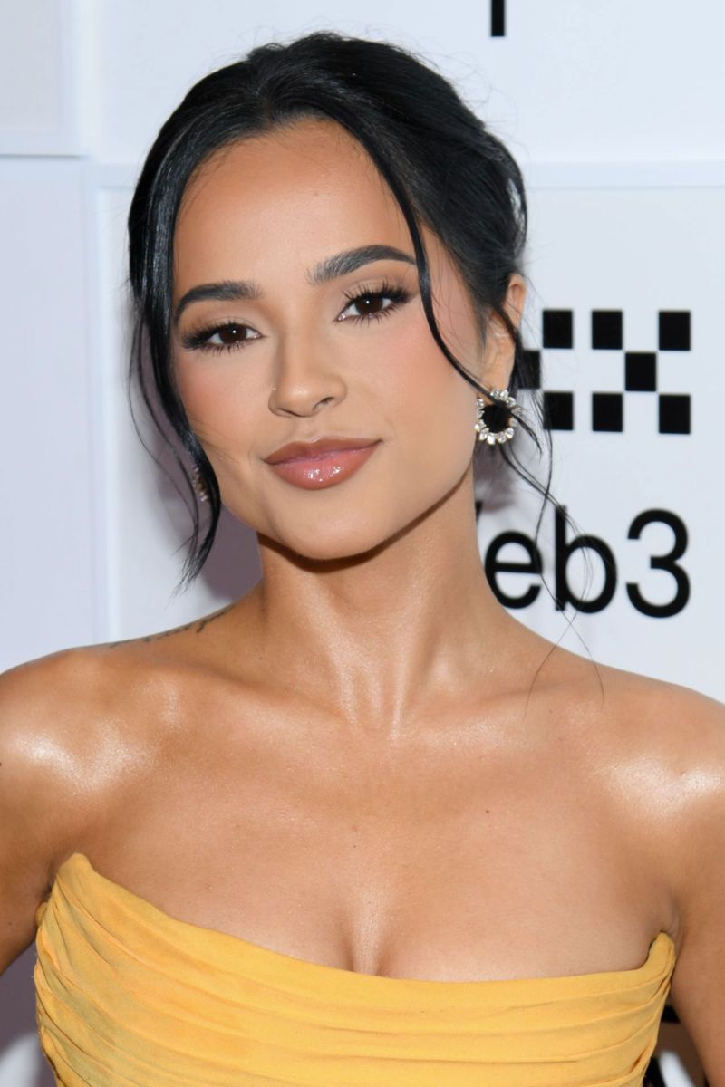 Becky G – 5 ft 0 in