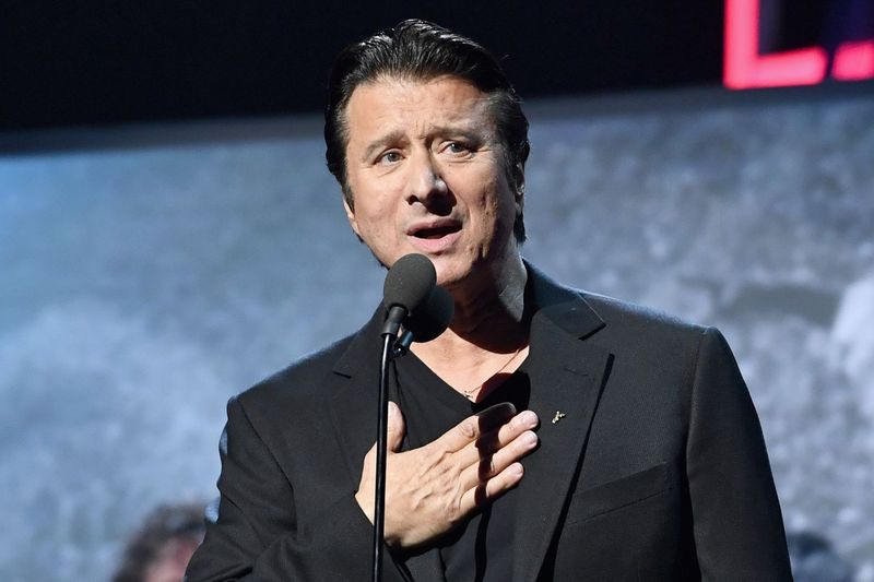 Journey - Steve Perry's Voice Launches Superstardom