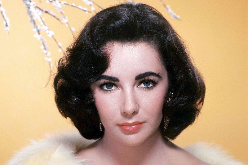 Elizabeth Taylor's Violet Eyes and Double Eyelashes
