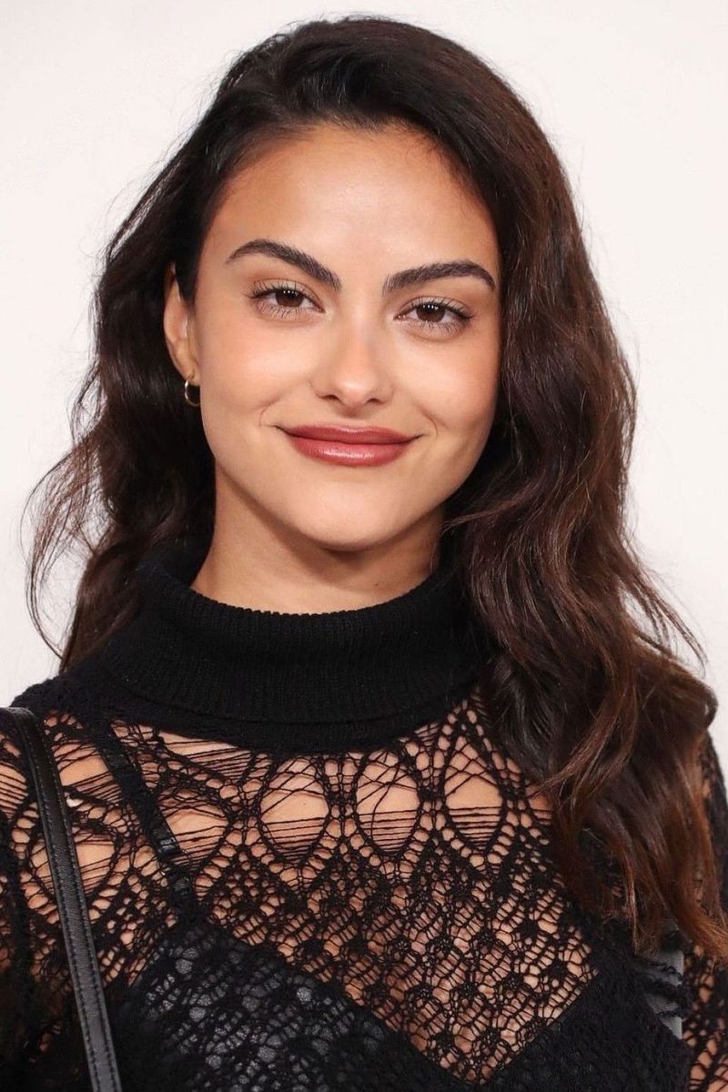Camila Mendes – 5 ft 2 in