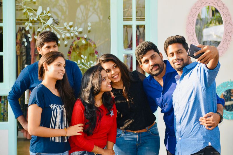 They Surround Themselves with Supportive People