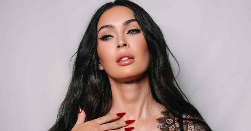 Megan Fox's Clubbed Thumbs