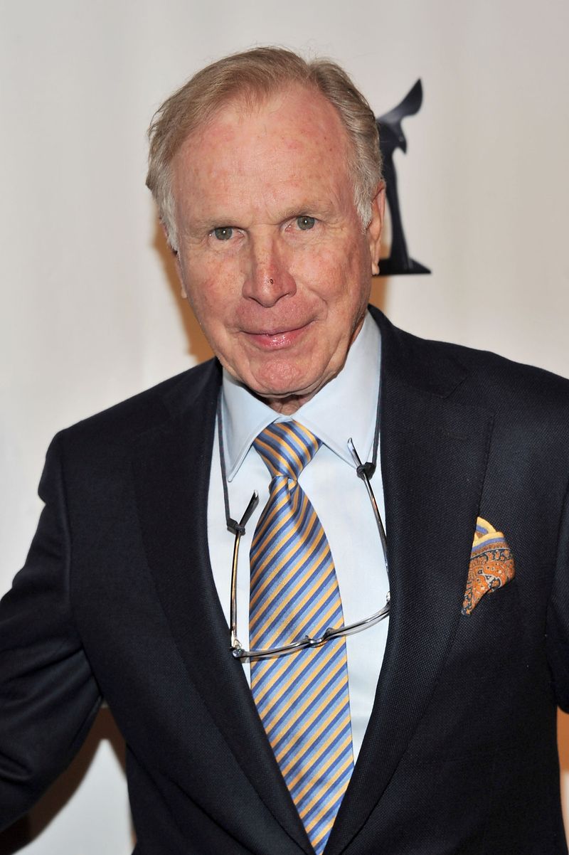 Wayne Rogers - Trapper John Died in 2015