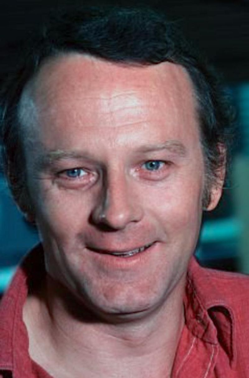Larry Linville - Frank Burns Lost in 2000