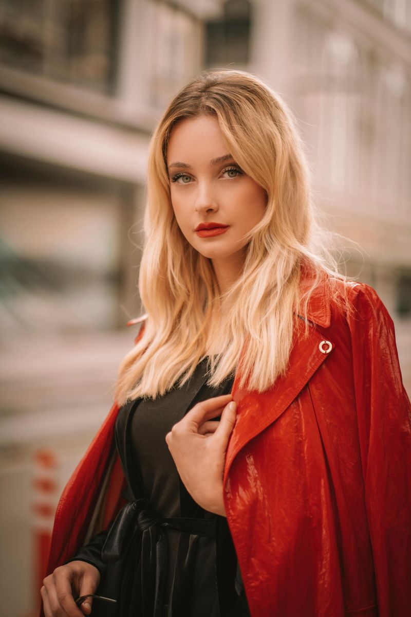 12 Everyday Habits That Instantly Reveal a Woman Who Knows Her Worth