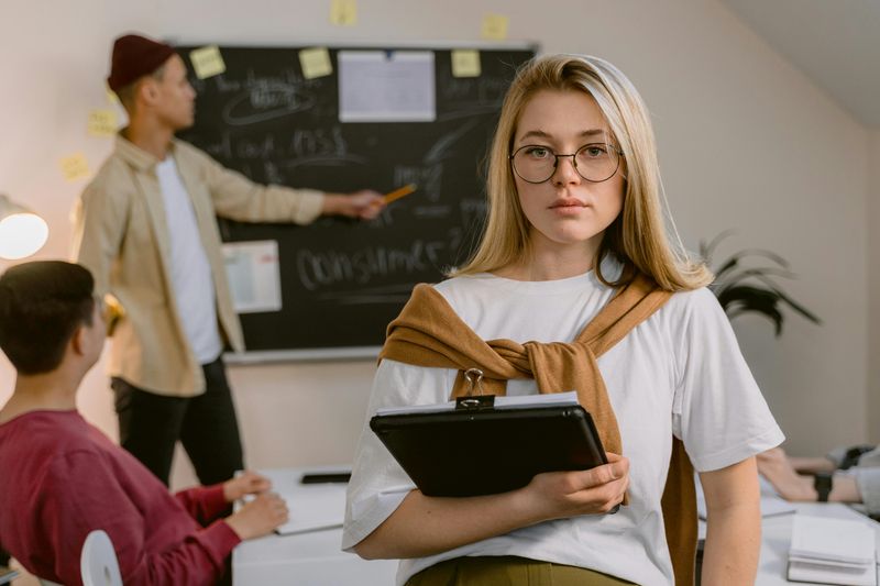 People Who Don't Know How to Be Fake Usually Use These 12 Honest Phrases