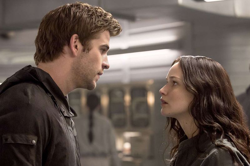Jennifer Lawrence and Liam Hemsworth's Breath Battle