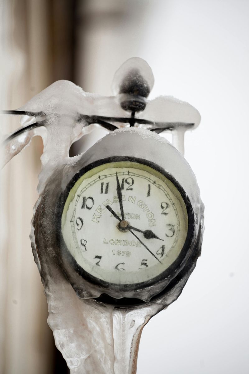 Clocks Stop or Time Feels Frozen in Special Moments