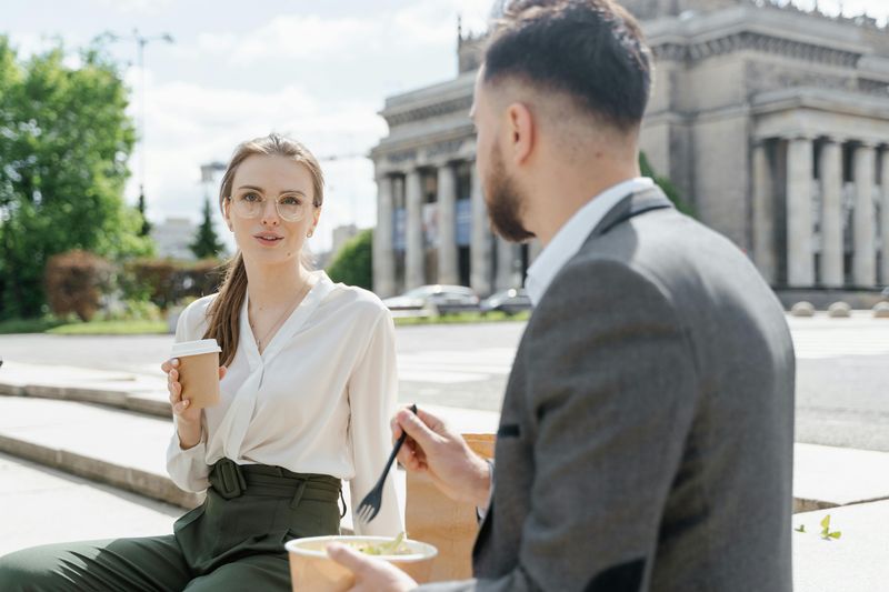 13 Clues He's Not Putting Real Effort Into You Anymore