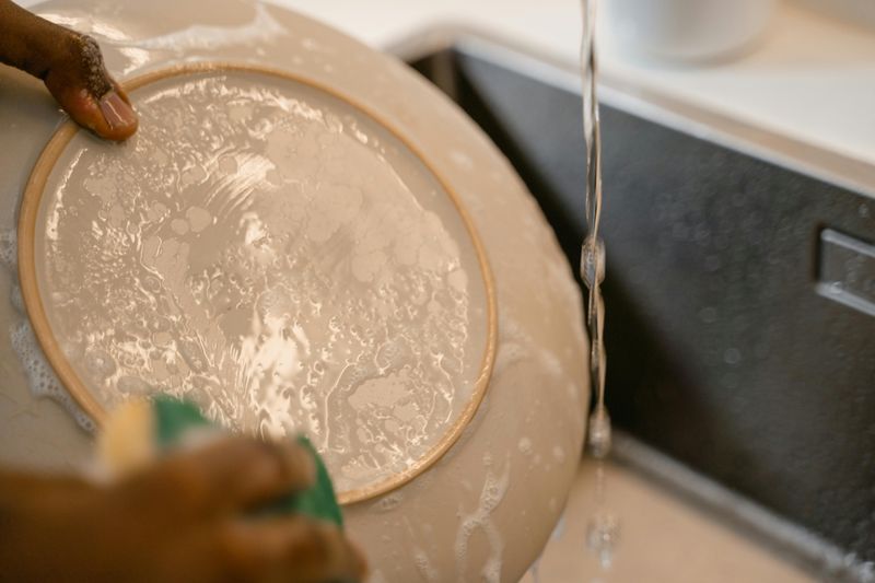 Pre-Rinsing Dishes Before the Dishwasher