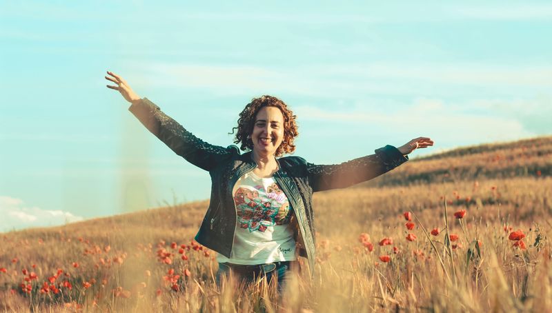 15 Life Lessons From Happy People Over 40