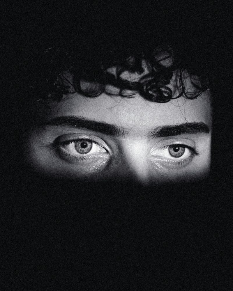 Are you going to believe me or your own eyes?