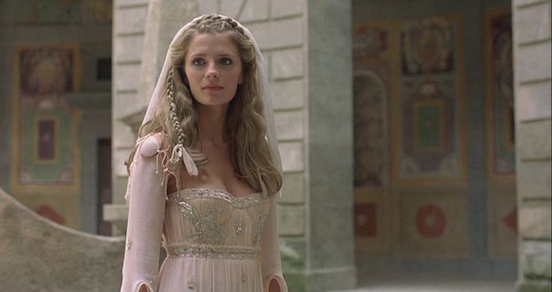 Forgotten Celebrities Who Ruled the 2000s