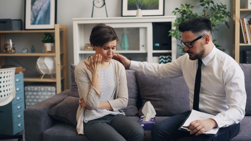 When a Man Is Toxic in a Relationship, These 11 Habits Usually Show Up